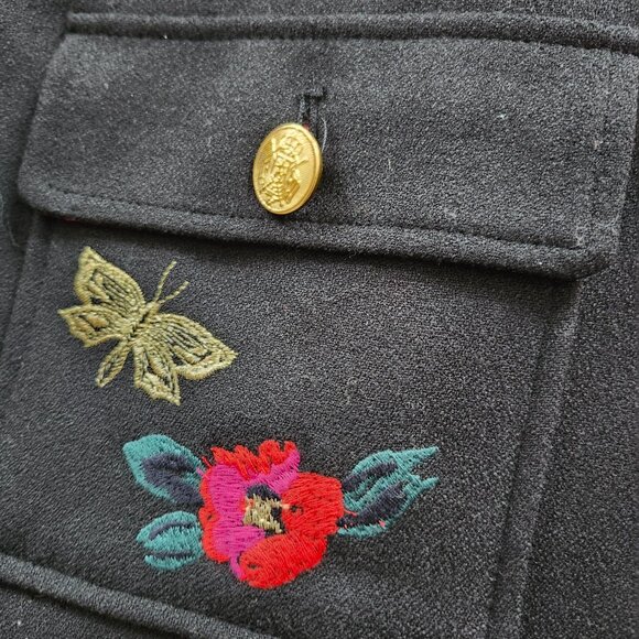 3/$30 SALE!!! 😎 Embroidered jacket - Picture 3 of 4